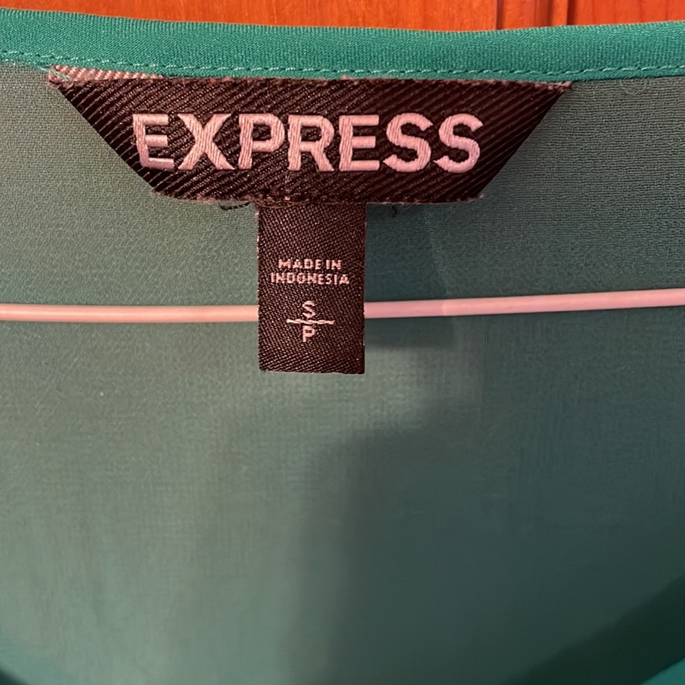 Express Top - Picture 2 of 3
